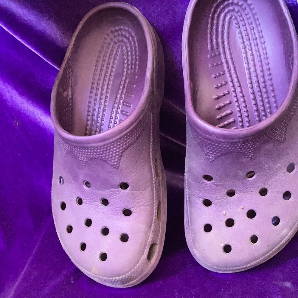 Ladies crocs small 4-5